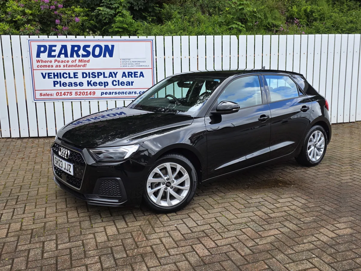Audi A1 (1.0) 30 TFSi Sport .